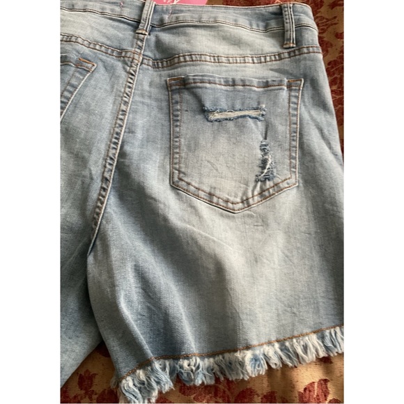 JJ’S FAIRYLAND ~Embellished Denim Shorts (NWT) - Picture 10 of 10
